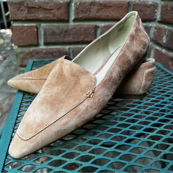 Ann Taylor Tan Suede Pointed Toe Flats Size 7.5 NEW - Picture 9 of 9